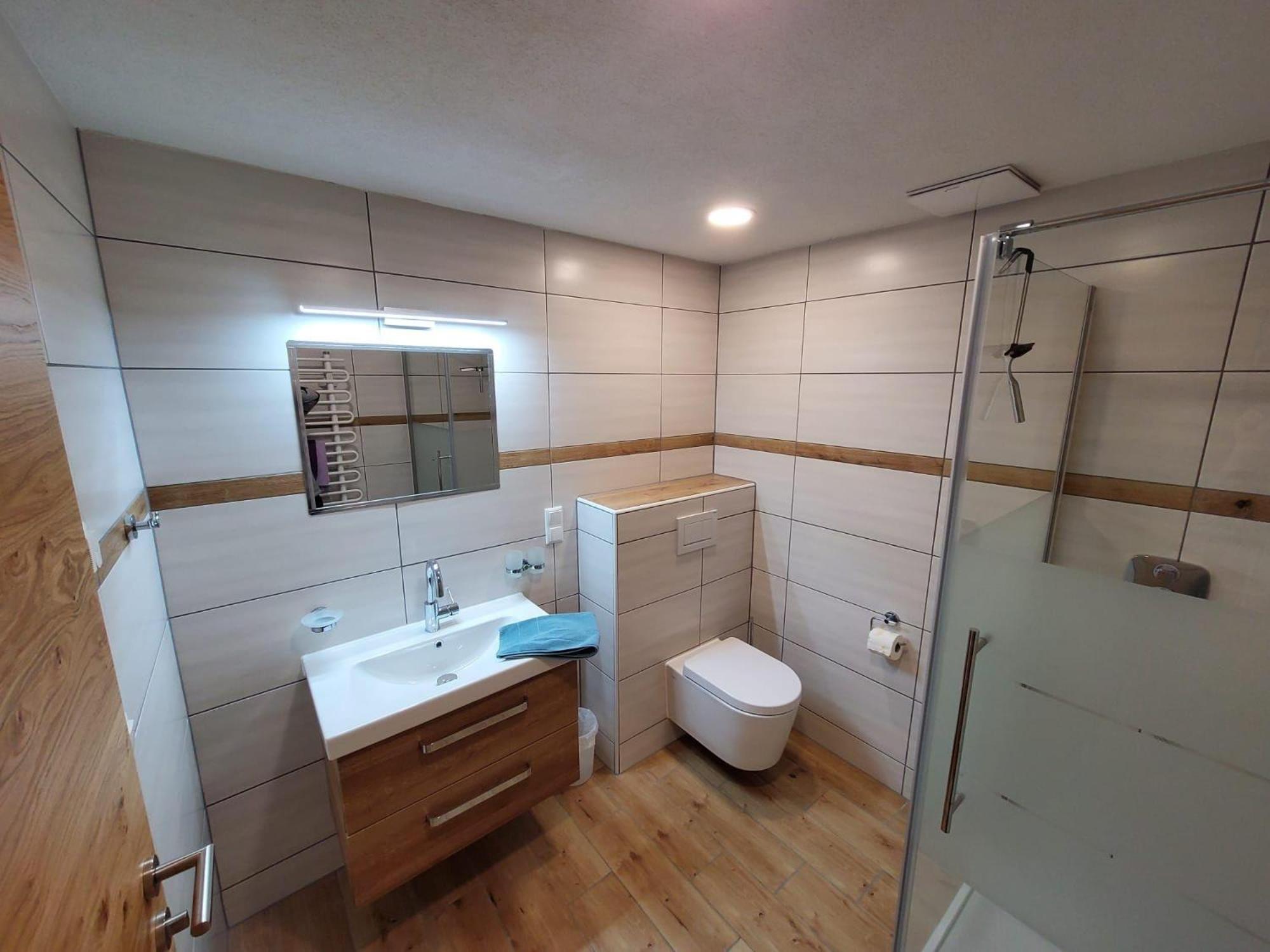 Rosa'S Ferienhaus Ferienwohnung Rote Flueh เกรน ภายนอก รูปภาพ
